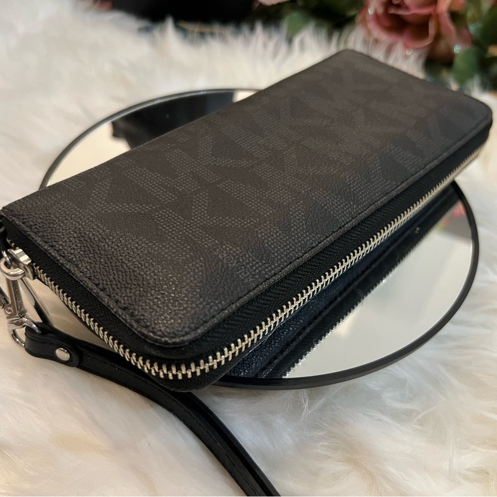 Michael kors Long Monogram Wallet - Picture 4 of 12